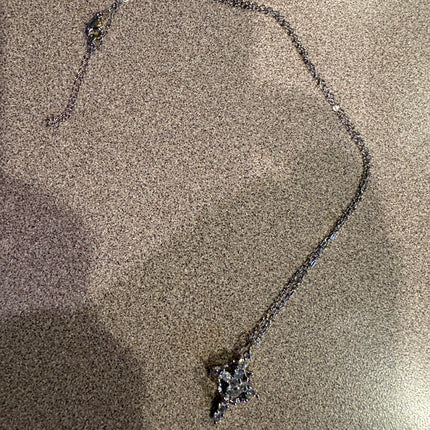 SVELTE necklaces