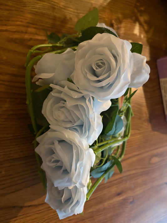 NEVISI artificial roses