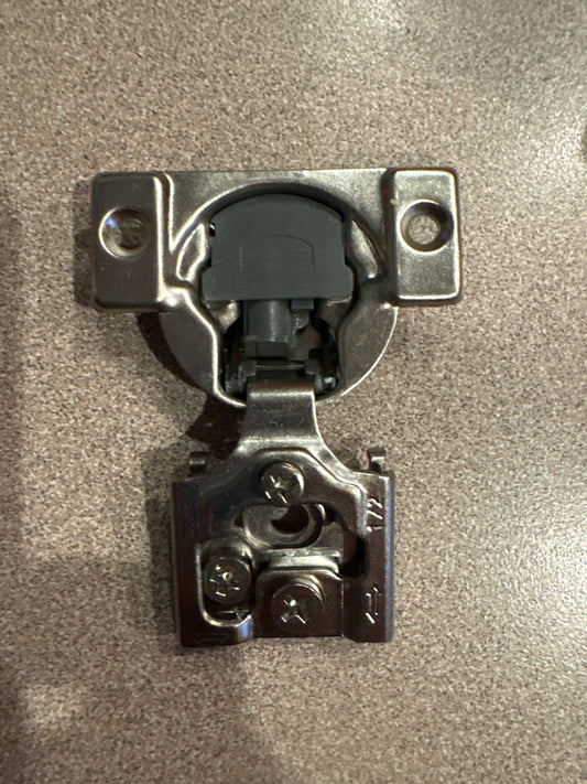 Soft closing cabinet hinge