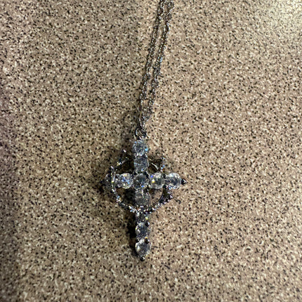 SVELTE necklaces